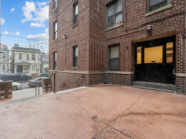 3279 Hull Avenue image 9 of 10