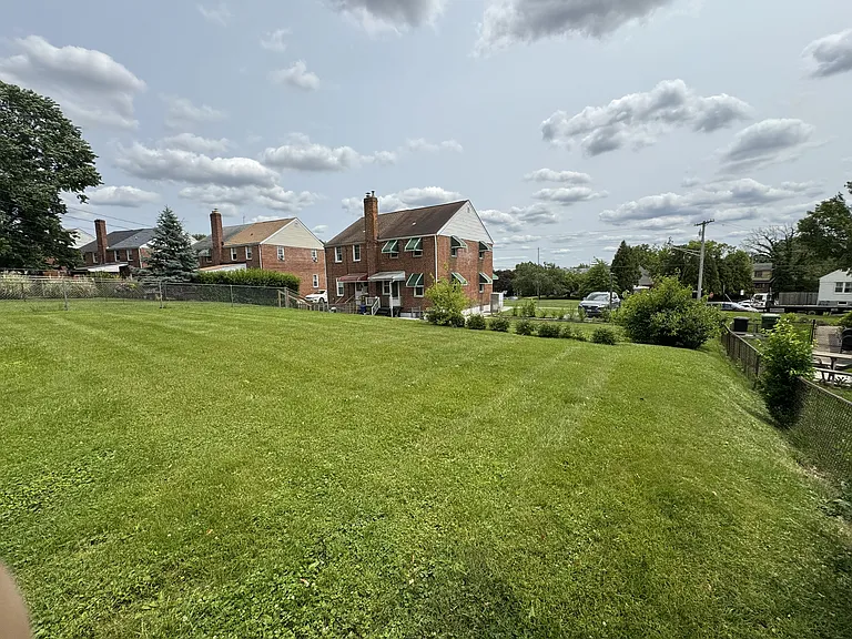6900 Old Harford Rd — Photo 5