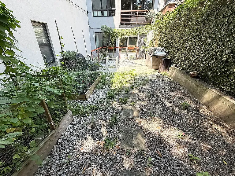 374 Kosciuszko St #1B — Photo 12