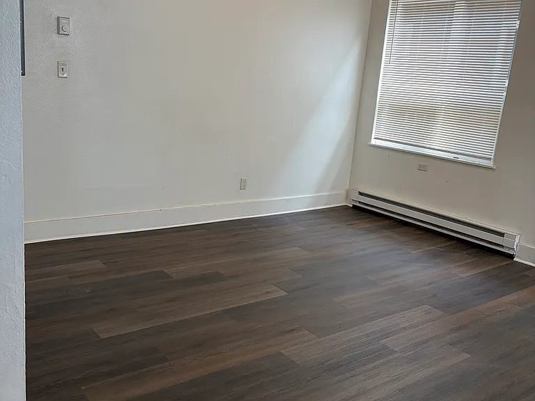 1453 S 308th St #4 — Photo 4