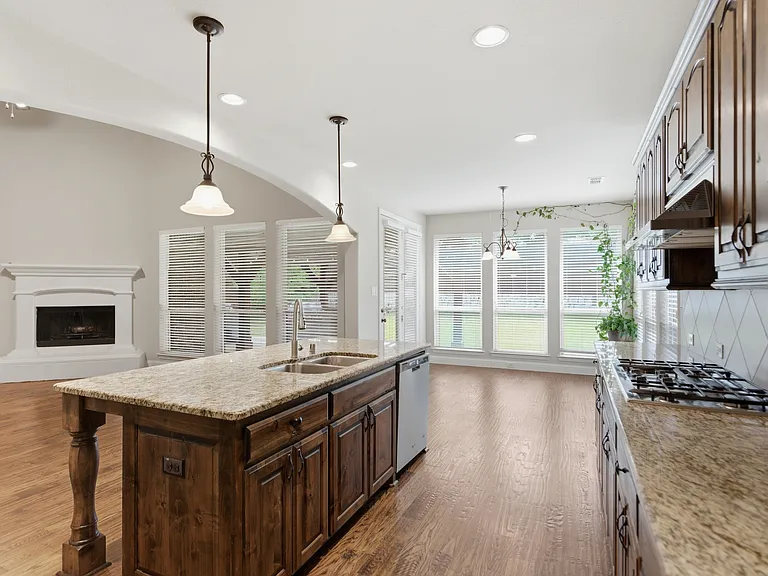 6205 Prairie Hill Ln — Photo 11