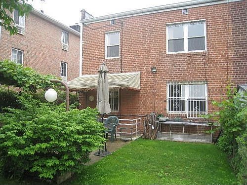2nd image of 7109 Ditmars Blvd