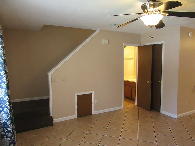 802 West St — Photo 4