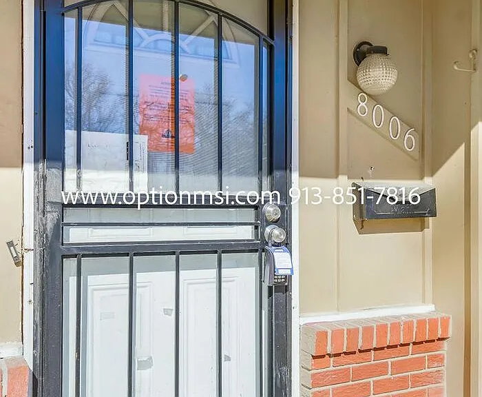 8006 E 118th Ter — Photo 3