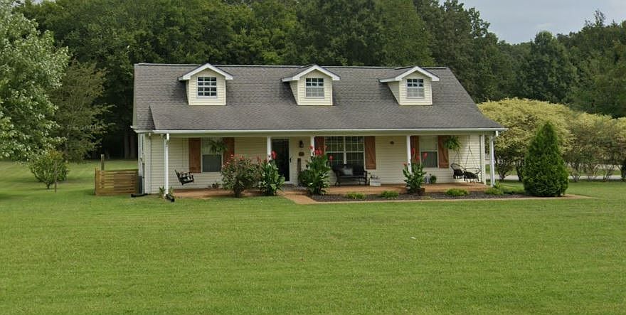 1st image of 2400 Summer Oaks Cir