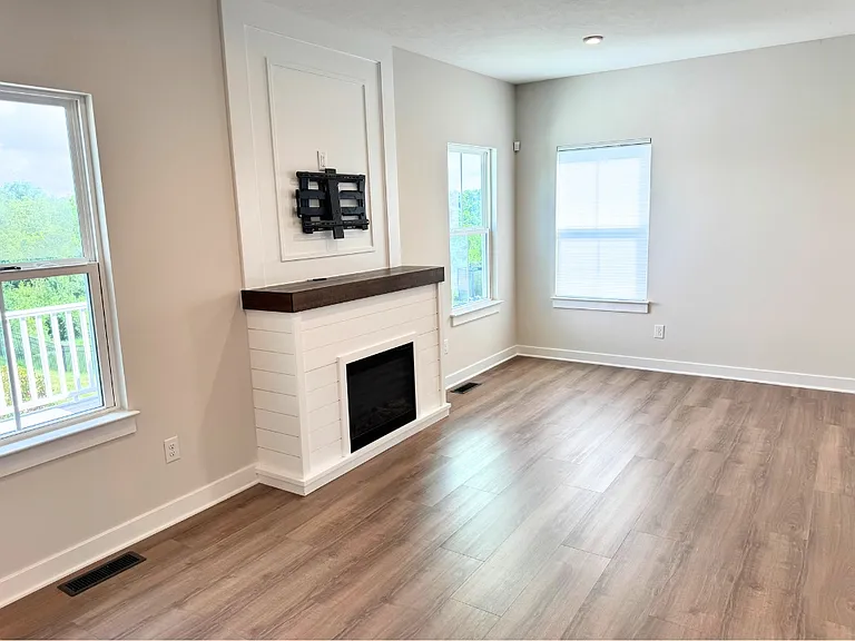 232 Regency Dr — Photo 10