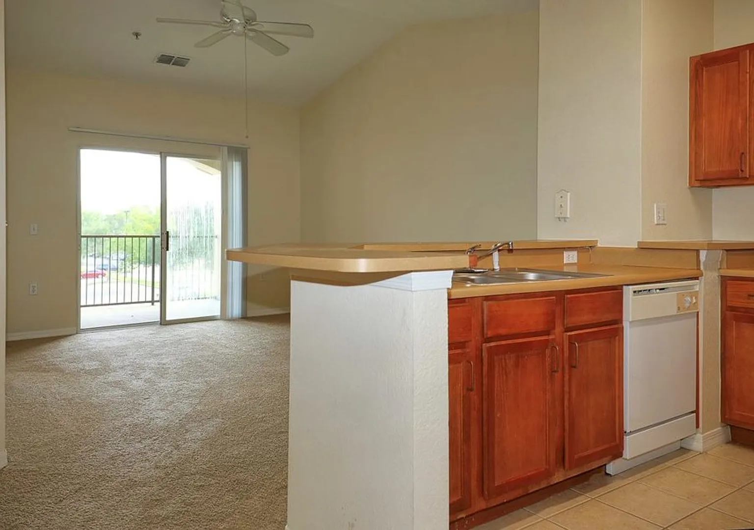 Villa Valencia in Southeast Orlando — Photo 4