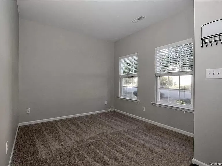 10653 Trolley Run Dr — Photo 5