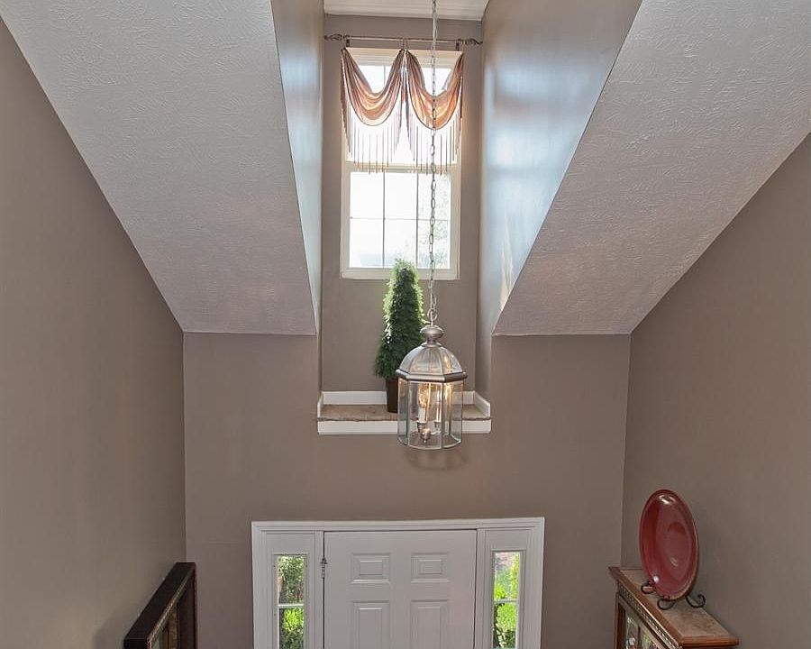 2nd image of 1825 Antebellum Dr