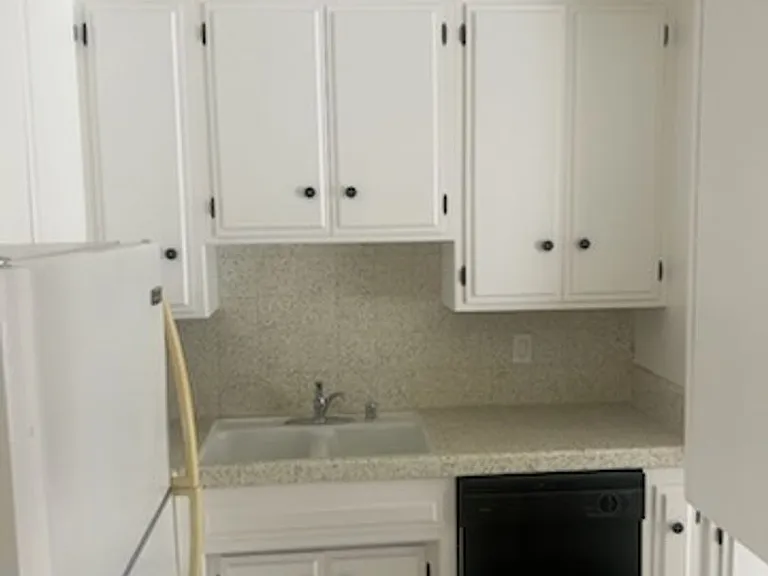Classic West Hollywood area Apartment complex Walking Distance to Cedar Sinai — Photo 10