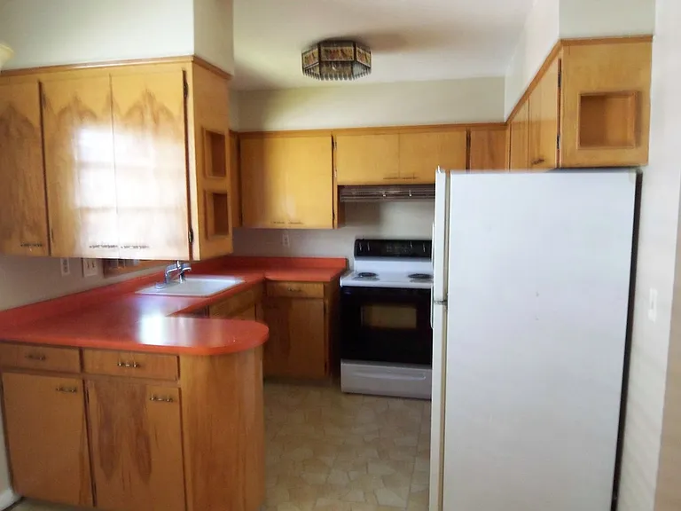 5299 N Harvard St — Photo 8