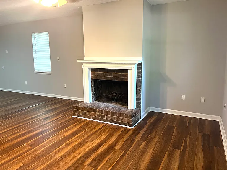 110 Alden Ct #110 — Photo 7