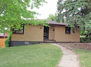 709 Custer Dr, Mandan, ND 58554