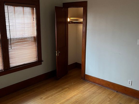 4th image of 121 Twin Hills Dr #1