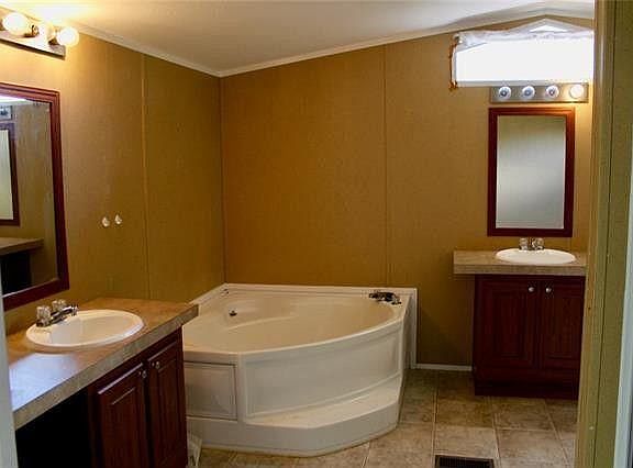 3rd image of 1605 SE 2nd St #B