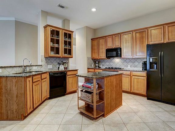 4th image of 21523 Venture Park Dr