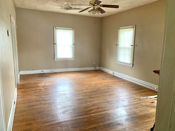 3rd image of 121 W Cleveland Ave