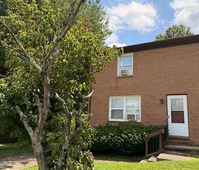 314 Walters Ln #B — Photo 17