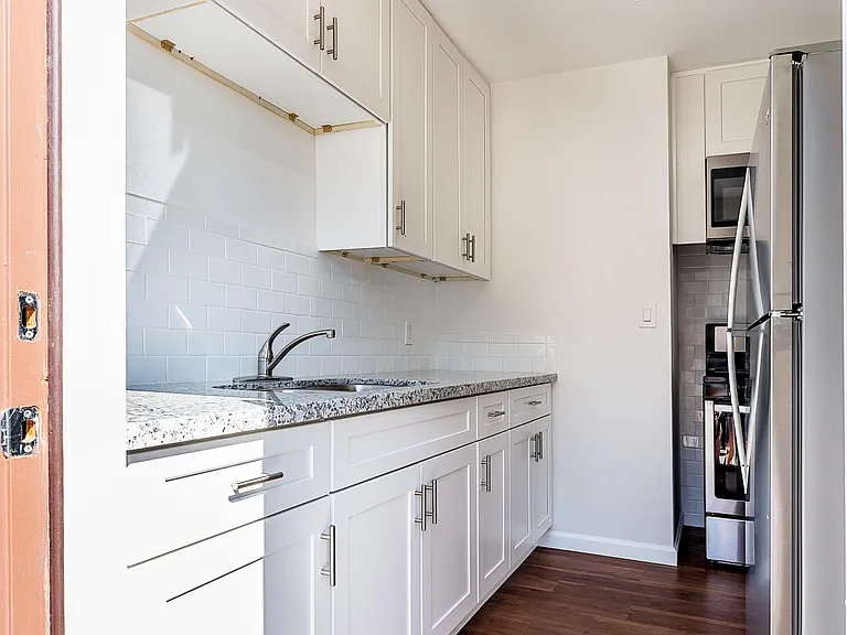 306 Dahlia Ave — Photo 5