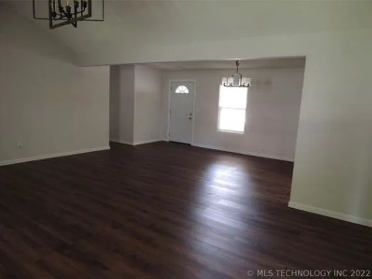 2516 W Richmond St — Photo 7
