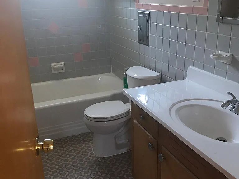 14321 James Ave — Photo 2