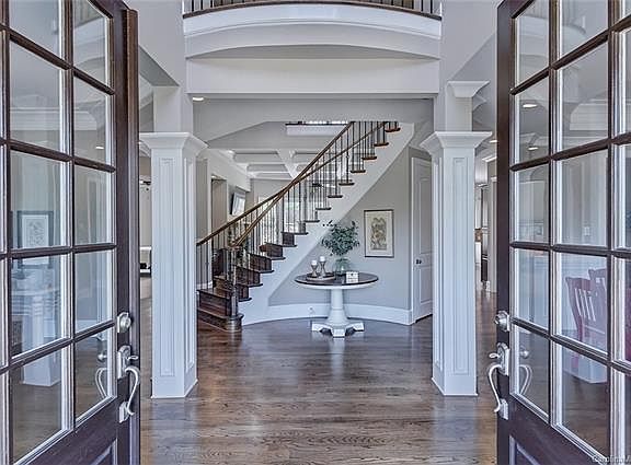 3rd image of 1352 Shinnecock Ln