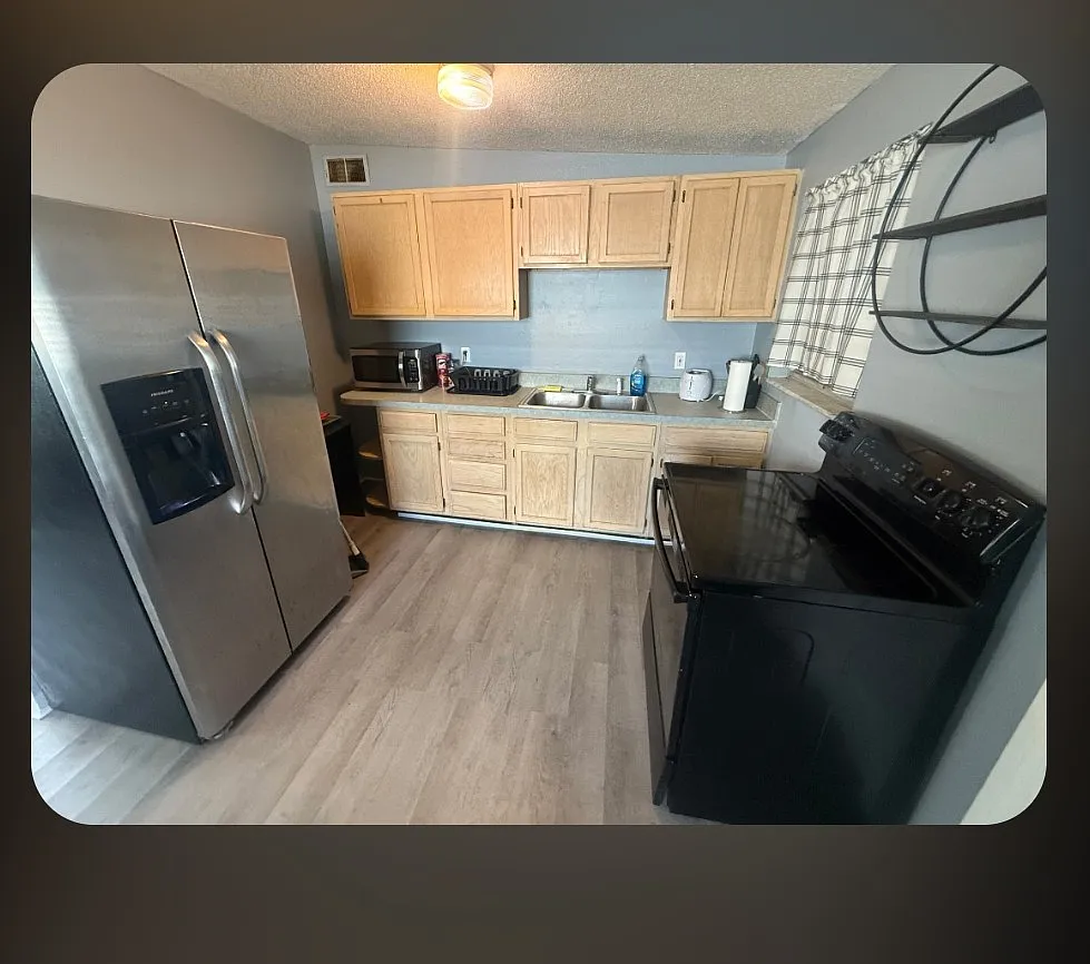3 bed, 1000 sqft, $900 — Photo 3