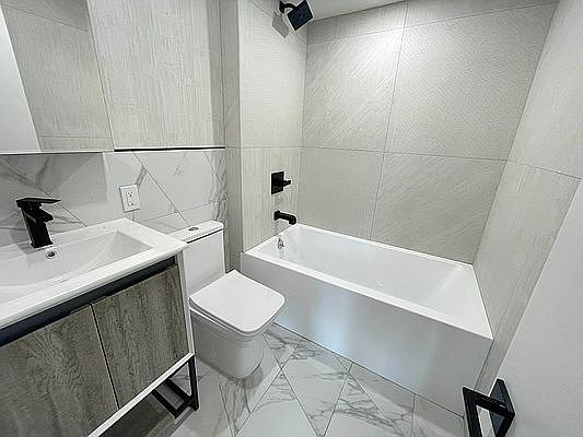 1st image of 196 Underhill Ave #5E