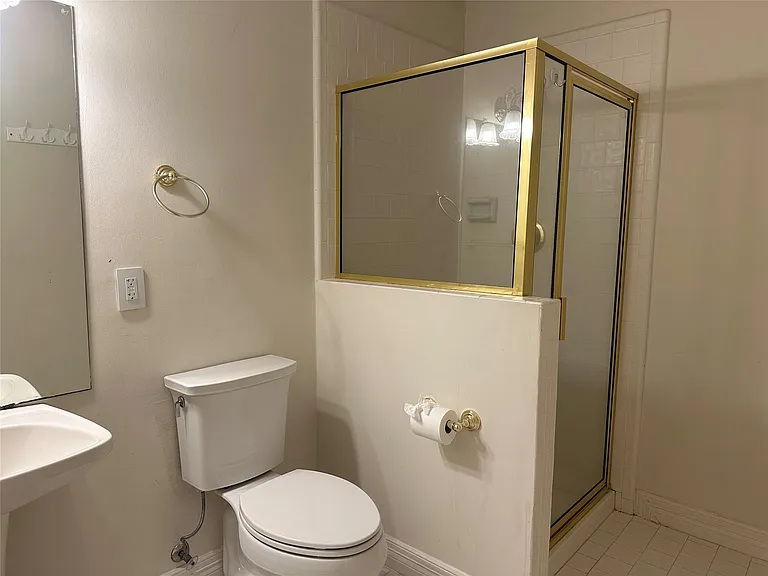 3415 Kingsway Ct — Photo 19