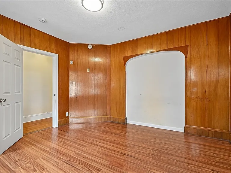 154 Glen St #2 — Photo 9