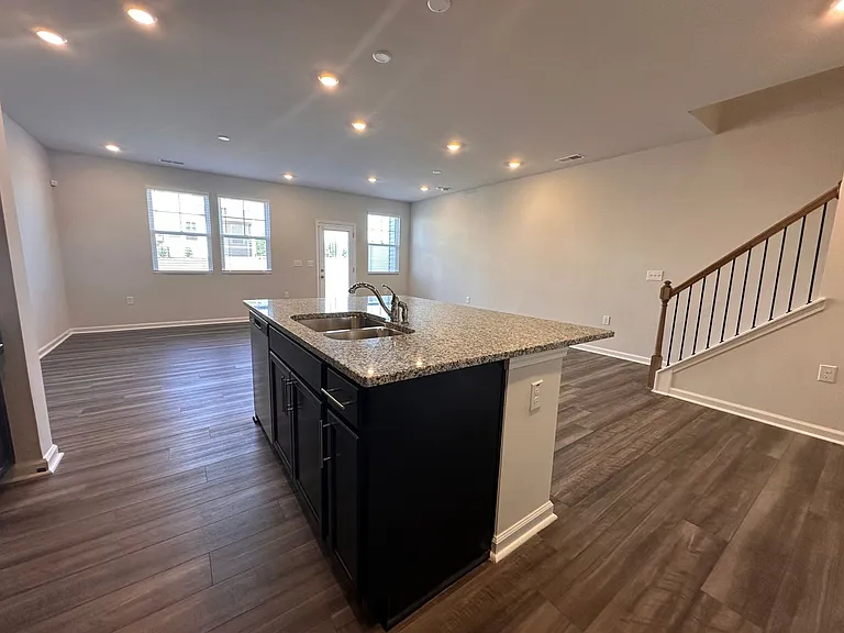 5927 Woodlawn Dr — Photo 6