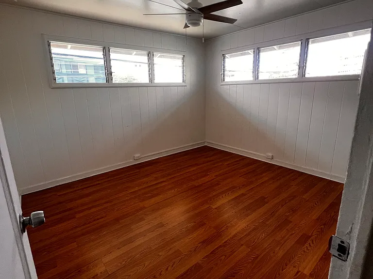 1504 Thurston Ave — Photo 7