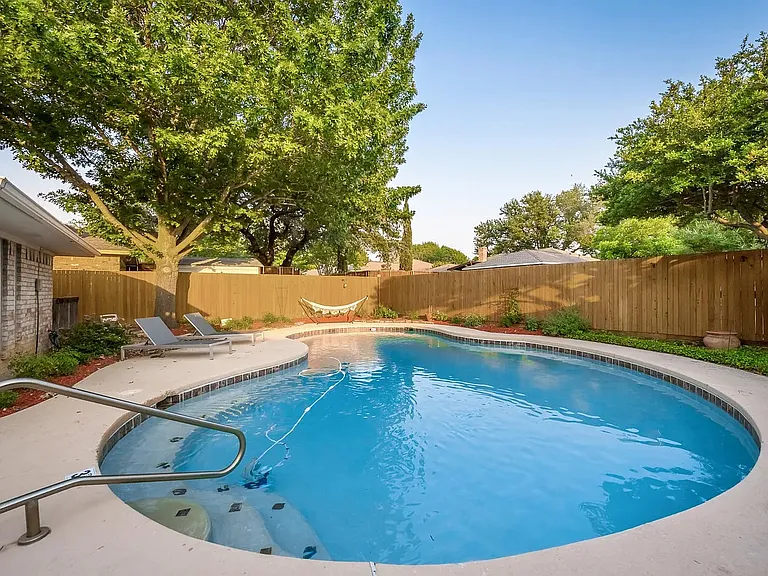 2836 Meadowbrook Dr — Photo 31