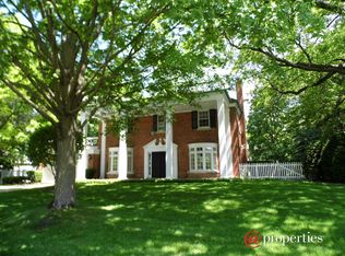 747 Glenayre Dr, Glenview, IL 60025