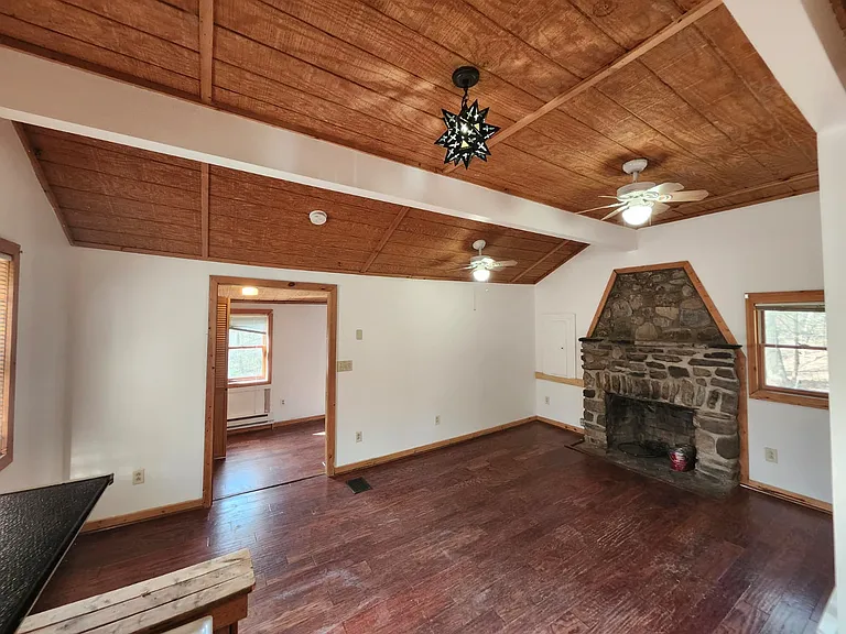 5 Woodland Cir S — Photo 3