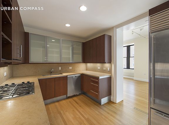 3rd image of 124 Hudson St APT 4C