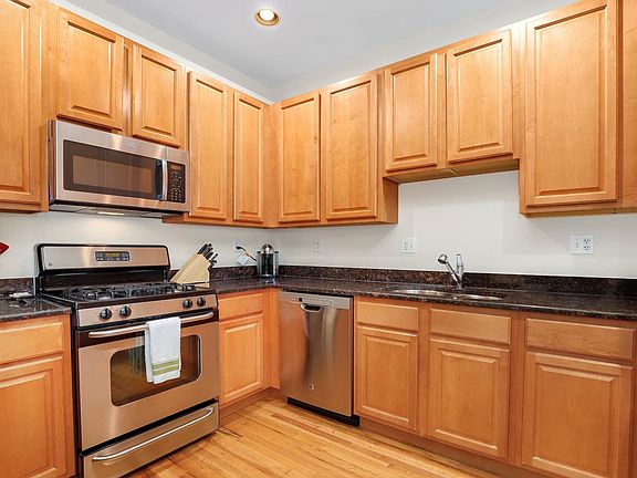 4th image of 3017 N Ashland Ave APT 3N