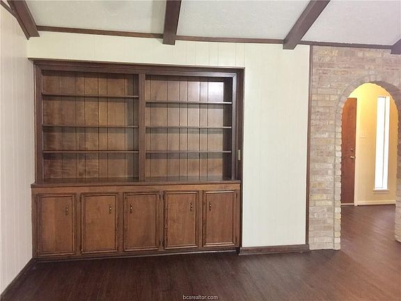 3rd image of 1606 Austin Ave