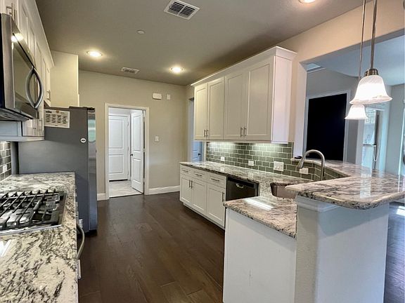 4th image of 6313 Burbank Way