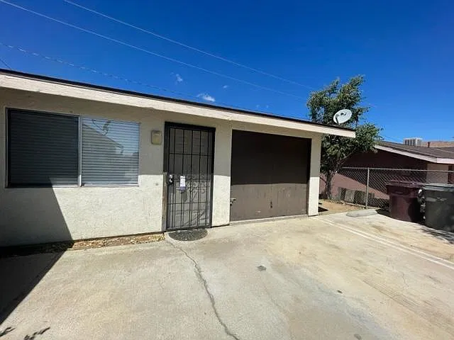 2 bed, 770 sqft, $1,300 — Photo 2