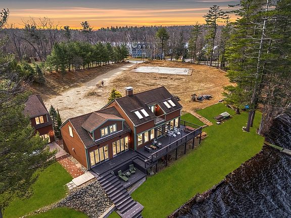 2nd image of 152 Kimball Rd