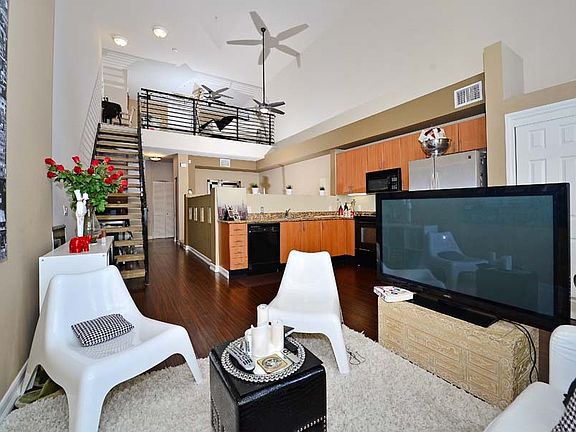 3rd image of 1480 Broadway #2609