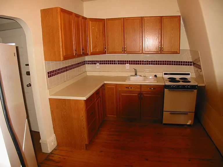 10 Sumner Rd — Photo 1