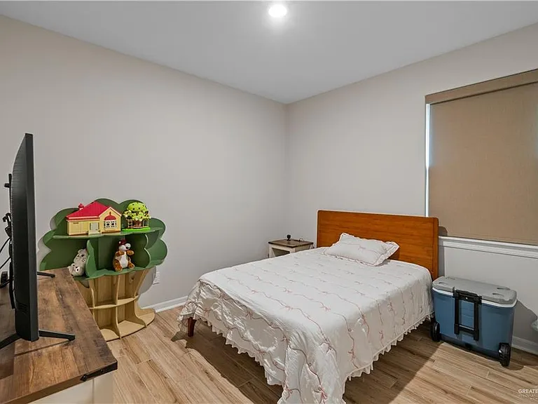 13813 Belle Ct — Photo 18