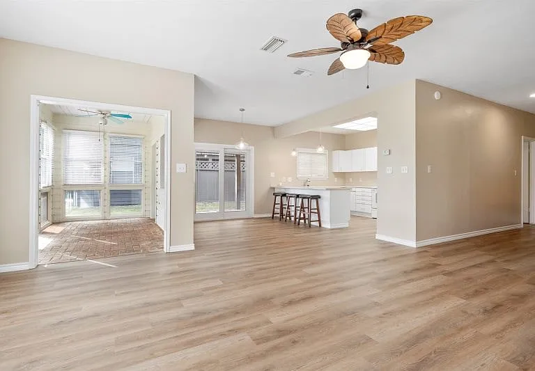210 Oak St #1101 — Photo 14