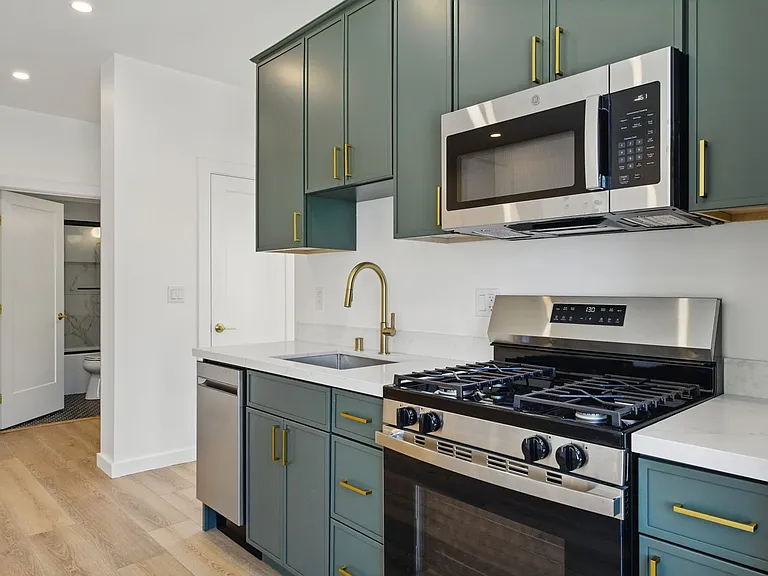 1700 Octavia St #606 — Photo 4