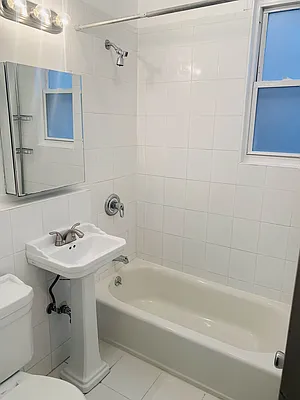 Rented by Voro New York | media 28