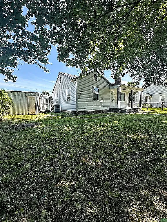 2 bed, 748 sqft, $1,200 — Photo 1