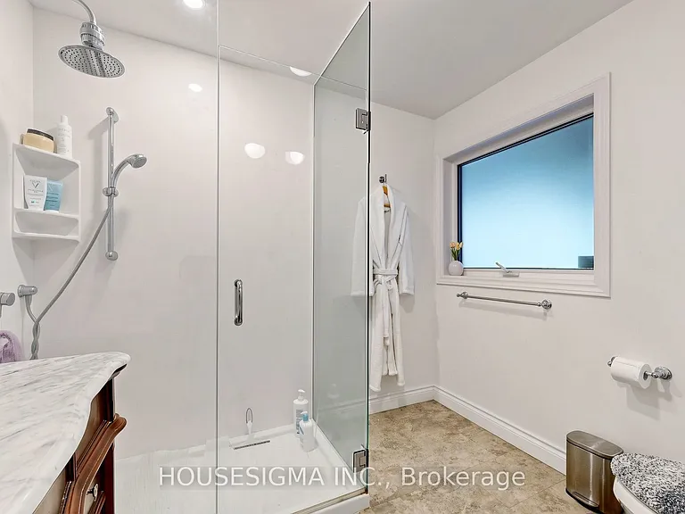 69 Holyrood Ave — Photo 35