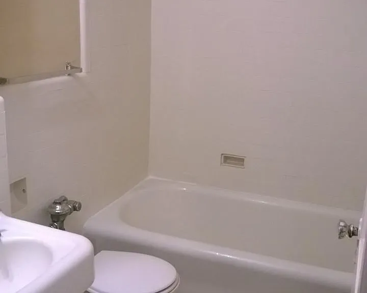1712 Hampton Blvd #16 — Photo 10
